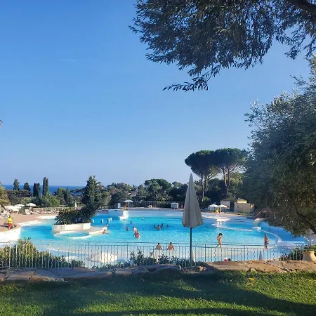 Apartment Village Cap Esterel Agay St Raphael Vue Et Piscine
