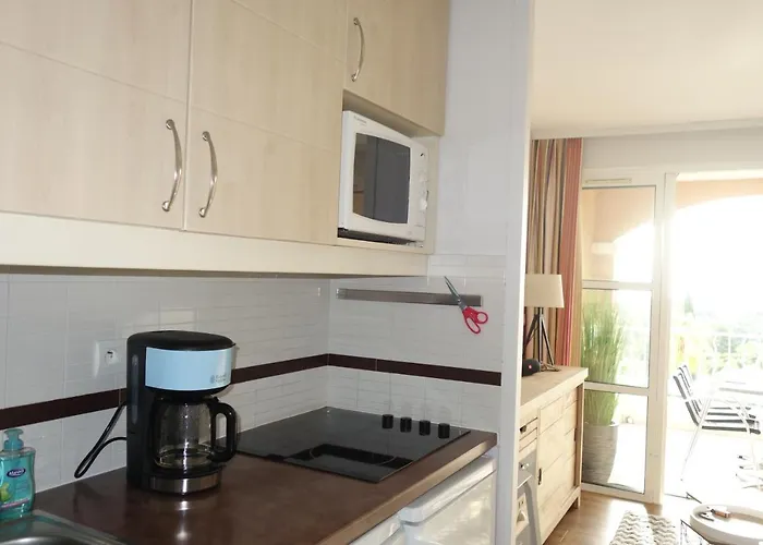 Апартаменты Village Cap Esterel Agay St Raphael Vue Et Piscine Сен-Рафаэль