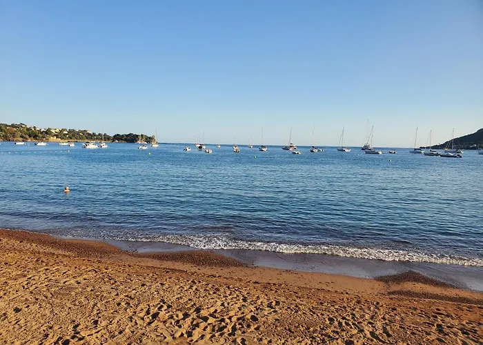 Апартаменты Village Cap Esterel Agay St Raphael Vue Et Piscine Сен-Рафаэль