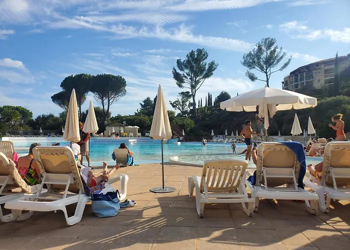 Апартаменты Village Cap Esterel Agay St Raphael Vue Et Piscine Сен-Рафаэль