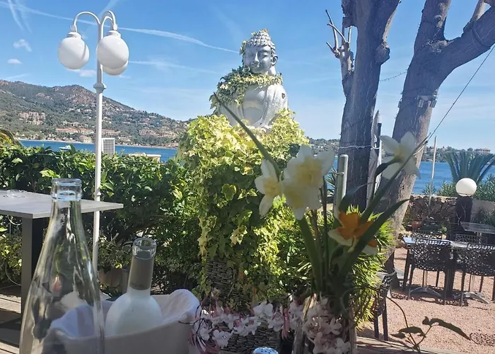 Village Cap Esterel Agay St Raphael Vue Et Piscine Lägenhet Saint-Raphaël