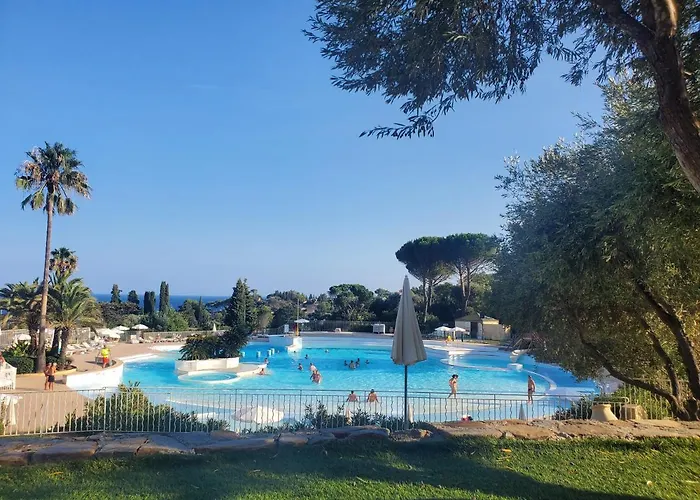 Daire Village Cap Esterel Agay St Raphael Vue Et Piscine