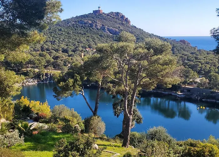 Village Cap Esterel Agay St Raphael Vue Et Piscine Апартаменты Сен-Рафаэль