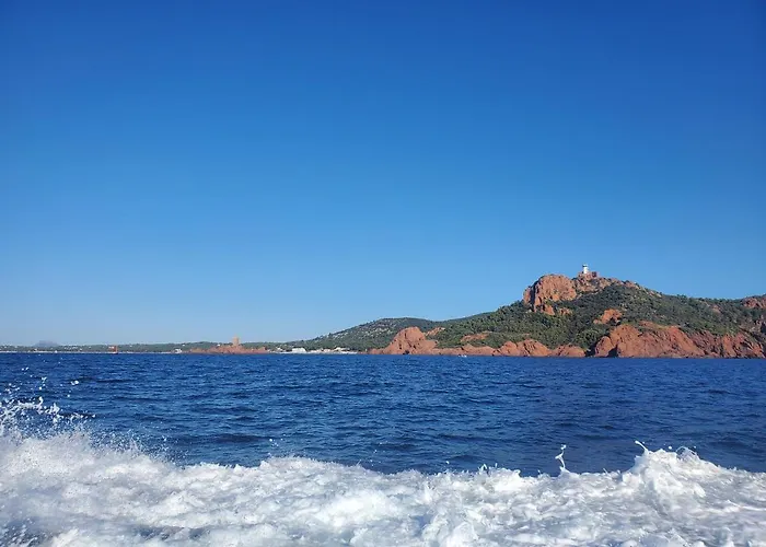 Daire Village Cap Esterel Agay St Raphael Vue Et Piscine Saint-Raphaël